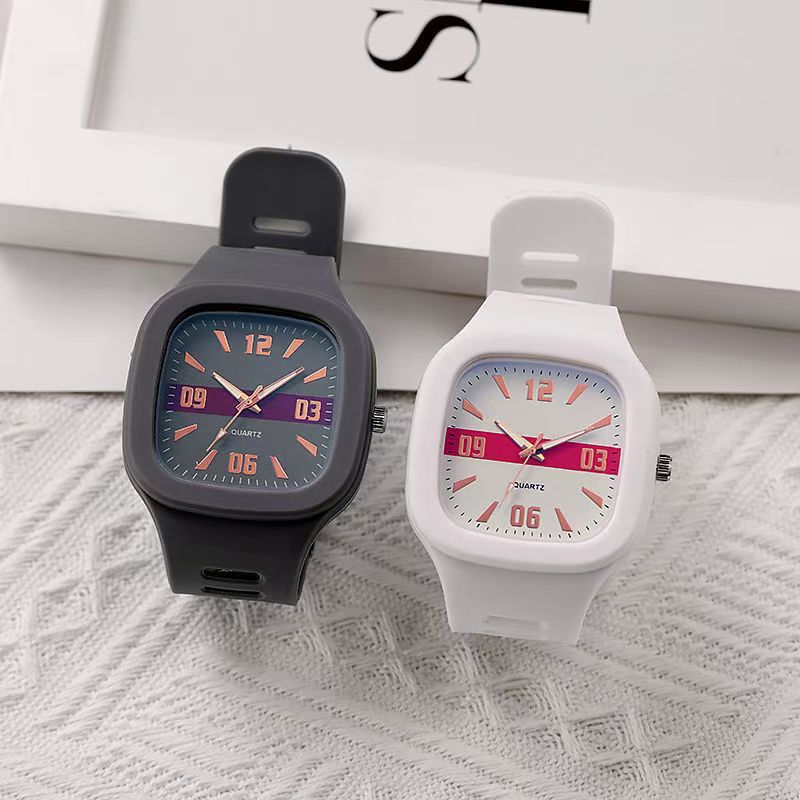 omniwatches 7726 Quartz Watch