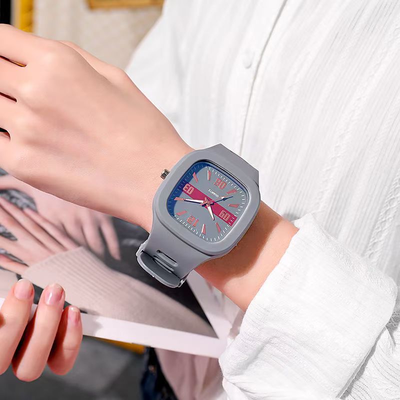 omniwatches 7726 Quartz Watch
